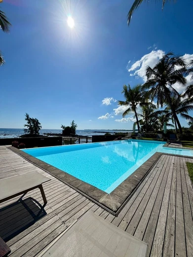 Penthouse exceptionnel en bord de mer avec vue panoramique sur l'océan
