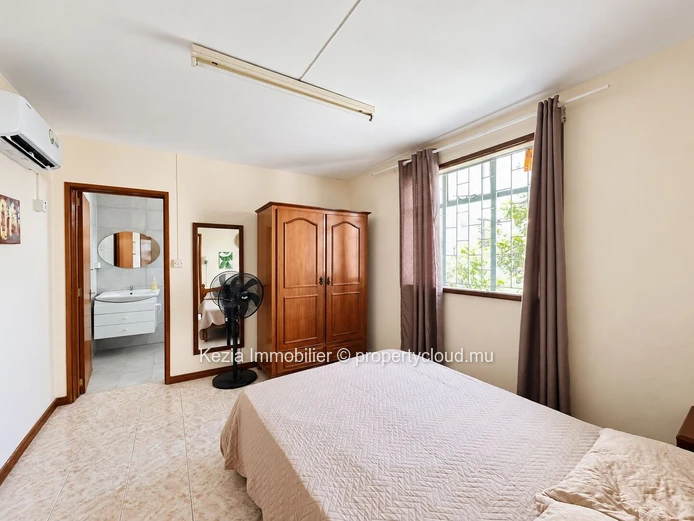 A Duplex With A Tiny House Vibe, Just A Stone's Throw From The Beach