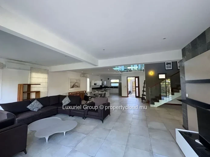 Contemporary Villa Retreat in Pereybere 