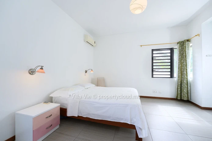 Belle Mare - Charming villa with sea and mountain views
