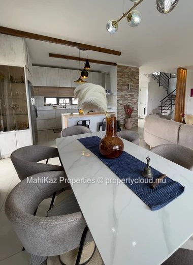 Luxurious Villa for Sale in Jardin d'Anna-2, Flic en Flac, Mauritius – Elegant Living with Panoramic Sea Views