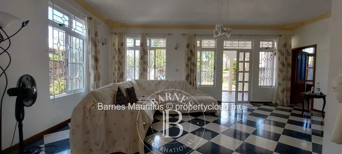 POINTE AUX CANONNIERS - Spacious family home - 4 bedrooms