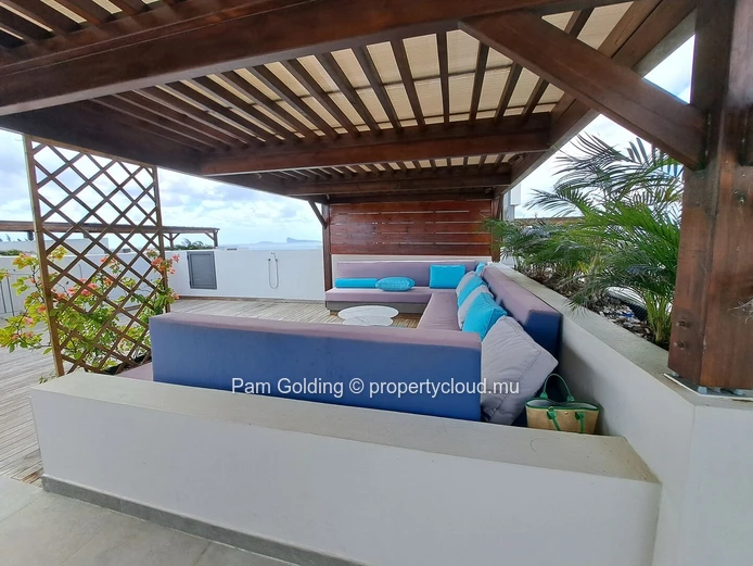 3 Bedroom penthouse – Pointe aux Cannoniers 
