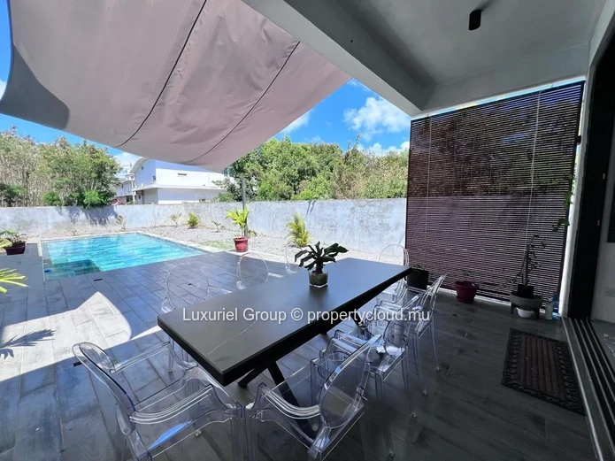 3-Bedroom Villa With Pool For Rent In Calodyne