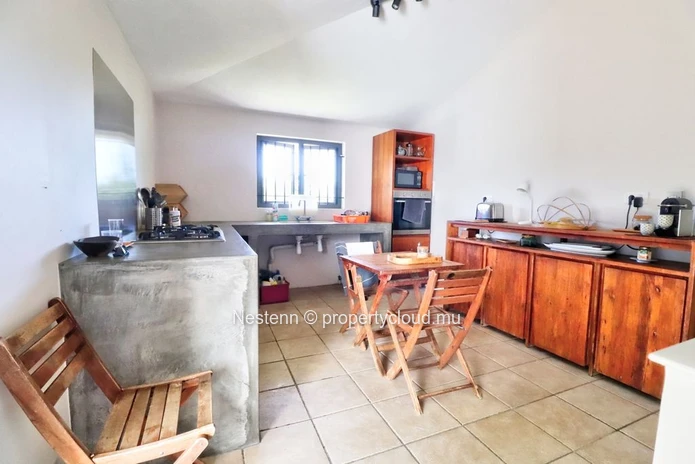 Traditional Duplex Villa in Grand Gaube with 4 bedrooms, private pool, sea view, and spacious yard. Fully furnished a...