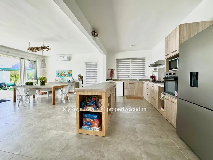 Villa For Rent In Tamarin