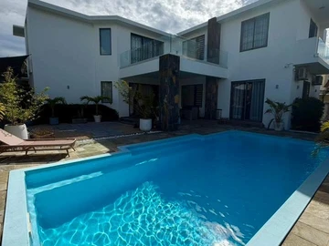 4 Bedroom Villa