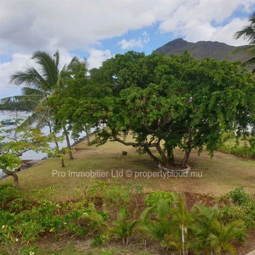 Villa en Bord de Mer Élégamment Meublée dans un Cadre Exceptionnel a La Mivoie, Riviere Noire.