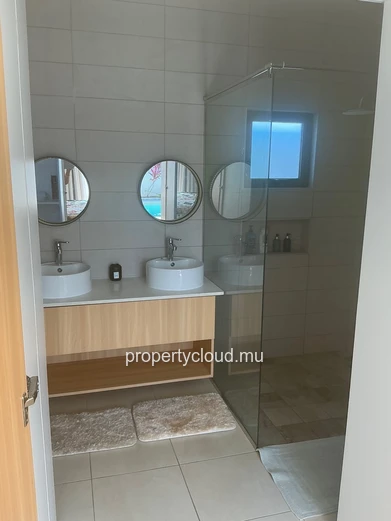 FOR RENT, new 3-bedroom villa in Grand Gaube (Calodyne)