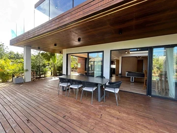 4 Bedroom Villa
