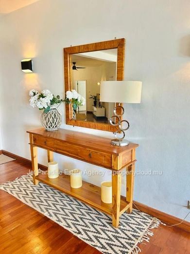 Appartment meublé de 3 chambres, piscine privée, vue mer et montagne