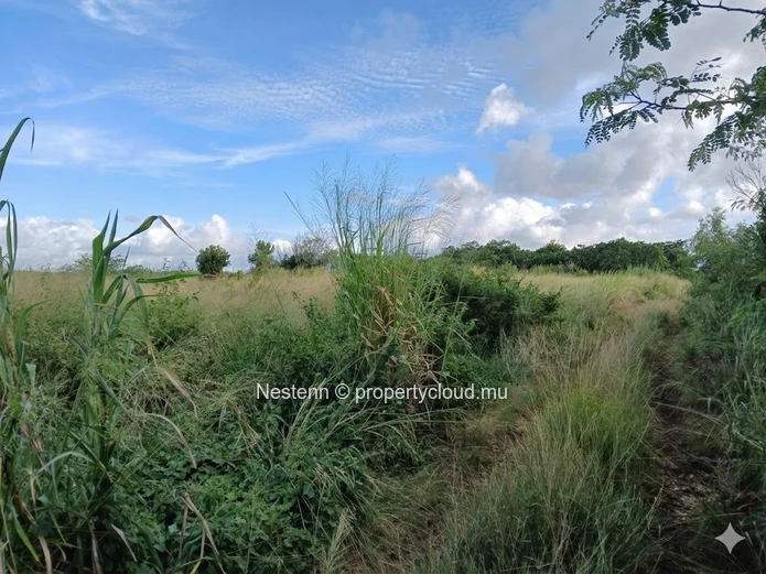 Ideally located, this 8,221 m² (194 perches) agricultural land