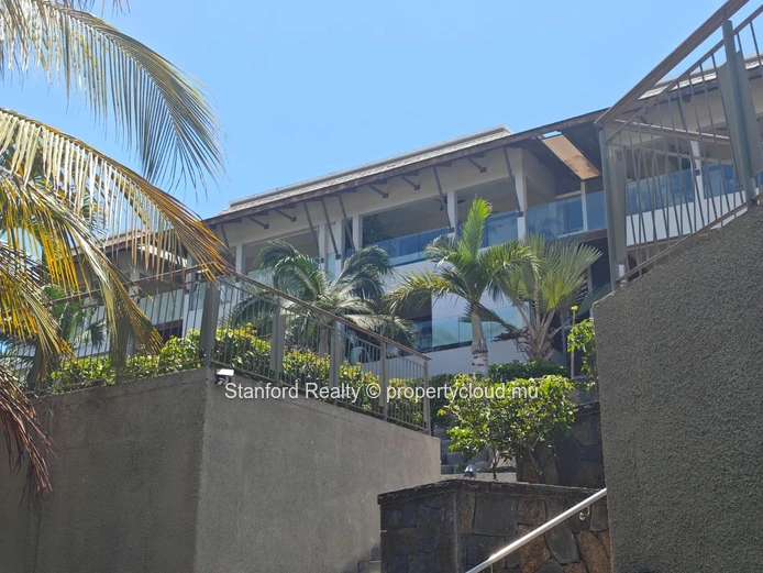 Appartement élégant de 2 chambres à vendre dans une résidence sécurisée – Tamarin, côte Ouest