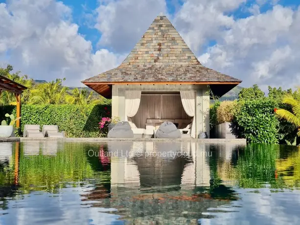 Villa contemporaine de luxe, sans vis-à-vis, proche de la nature à Rivière Noire