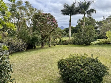 Family home with 6 bedrooms in Floréal