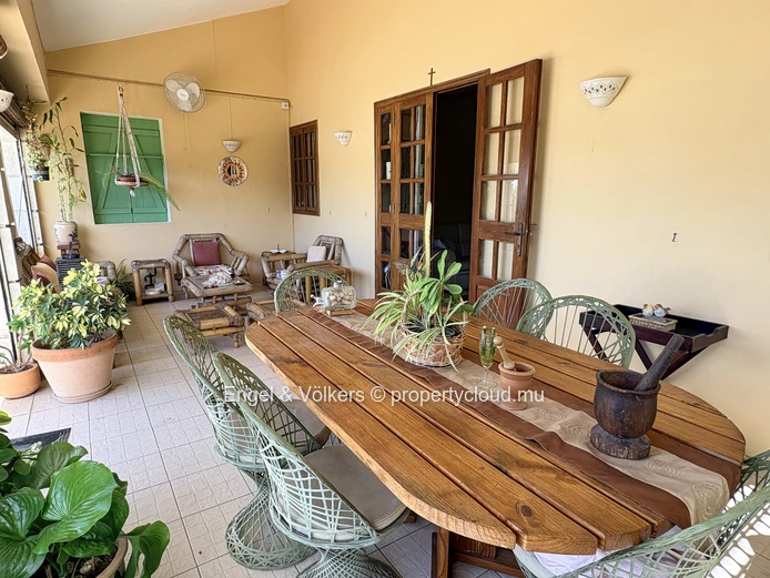 FOR RENT - Discover a stylish 2-Bedroom Home in Tamarin