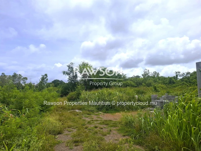 Terrain À Vendre À Grand Baie – 382 M² (9 Perches)