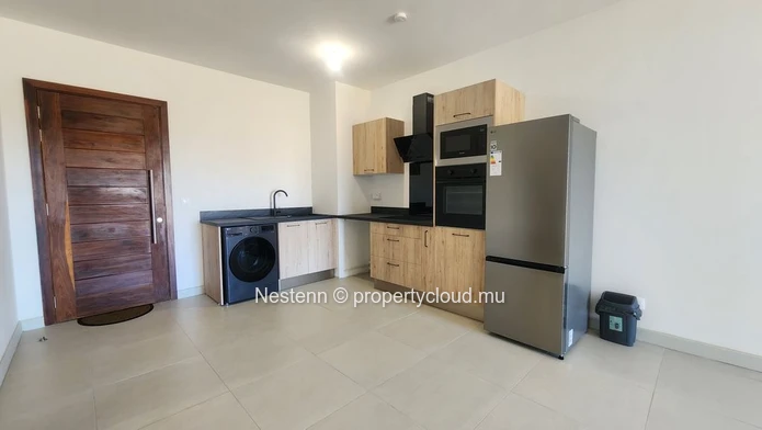 Appartement moderne d'une chambre à coucher à l'Avenir avec vue sur la montagne, balcon, climatisation et parking séc...