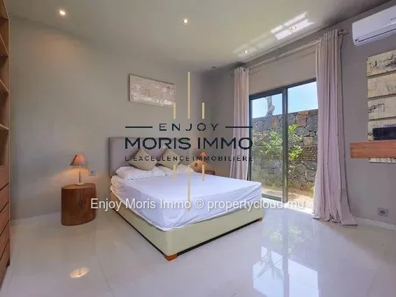 Villa contemporaine 4 chambres + bureau– Grand Baie | 330 m² | Piscine privée | Villa meublée