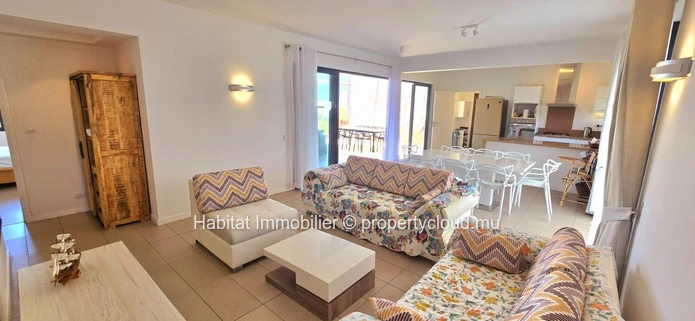 Splendide penthouse de 229 m², meublé et équipé, situé dans le domaine exclusif d'Azuri 
