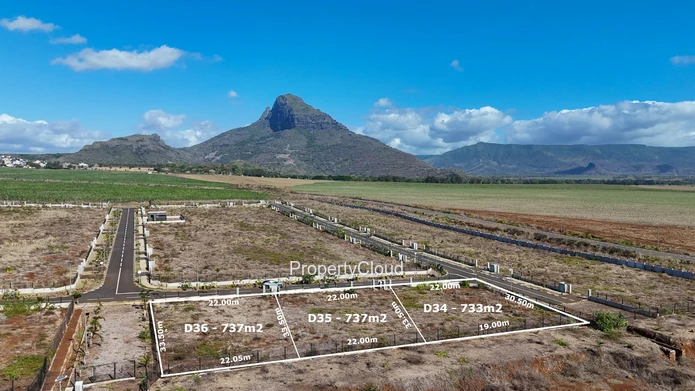 A Vendre - 3 Portions De Terrain - Cascavelle