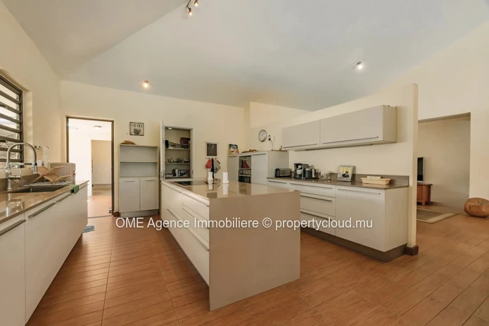TAMARIN - Spacious villa with mountain views - 3 Bedrooms