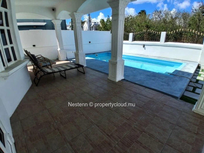 Péreybère – Ground Floor Apartment With Pool In A Sought-After Neighborhood