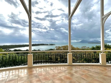  Coastal Colonial Haven with Breathtaking Sea and Mountain Views