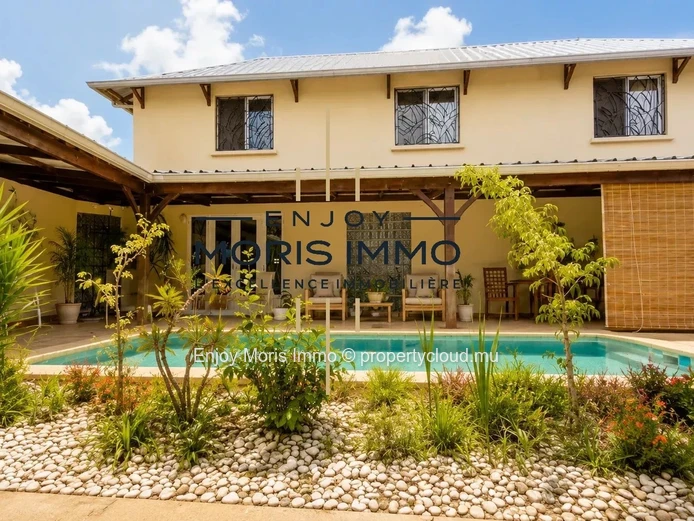 Spacious Furnished Villa with Pool – For sale at Cap Malheureux
