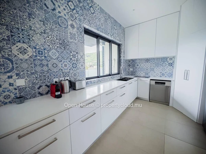Luxury 3-Bedroom Penthouse with Private Pool in Tamarin (Sole Mandate)