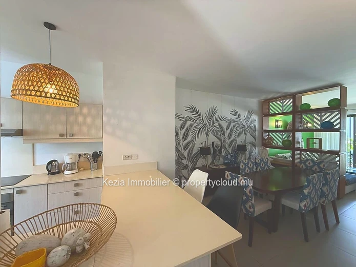 Furnished Triplex A Stone's Throw From The Lagoon
