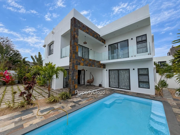 Brand New Furnished Villa With Pool | Grand Bay | 3 Air Conditioned Bedrooms | Rs 16.5M