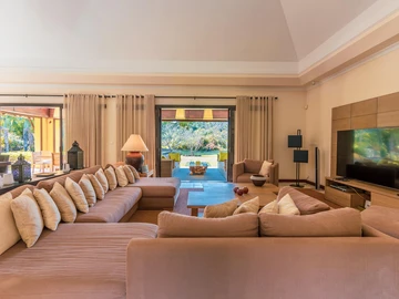 4 Bedroom Villa