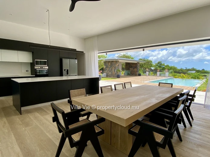 Belle Vue - Beautiful newly built modern 4-bedroom house with infinity pool