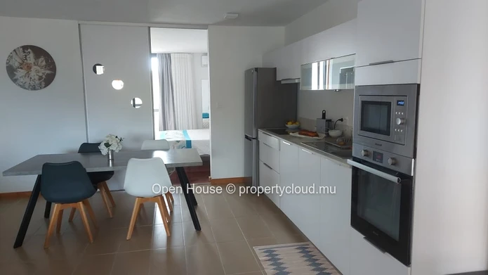 Great opportunity - Trou aux Biches - Apartment R+2 for sale, 112m², communal pool, beach within walking distance, pa...