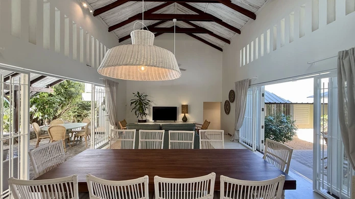 Maison Tropicale renovée à Calodyne