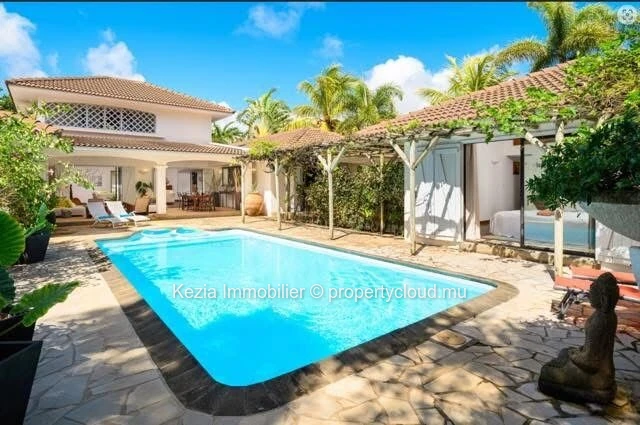 Character Villa In The Heart Of A Tropical Garden