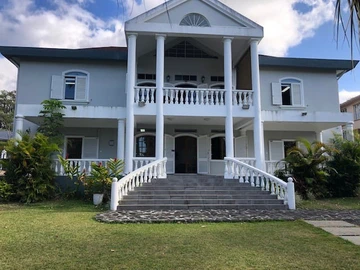 9 Bedroom House