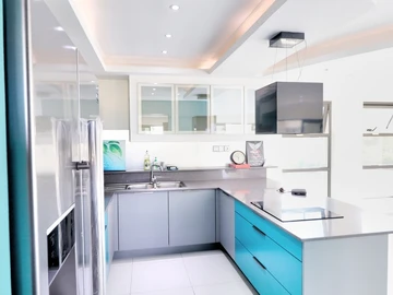 5 Bedroom House