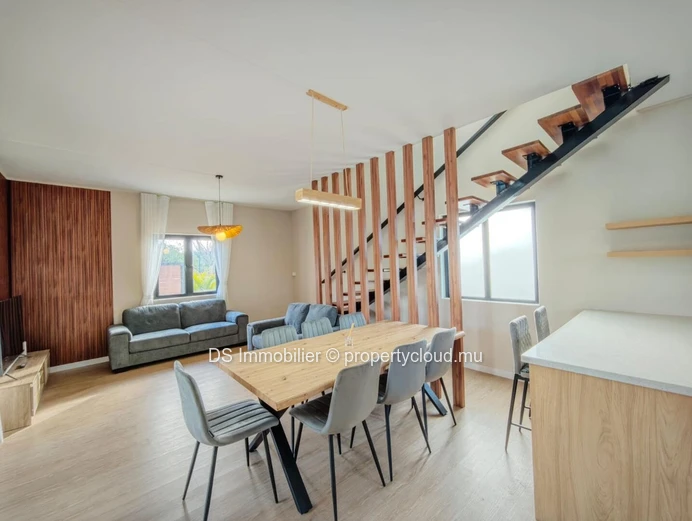 À Louer – Villa 3 Chambres avec Piscine Privée et Jardin