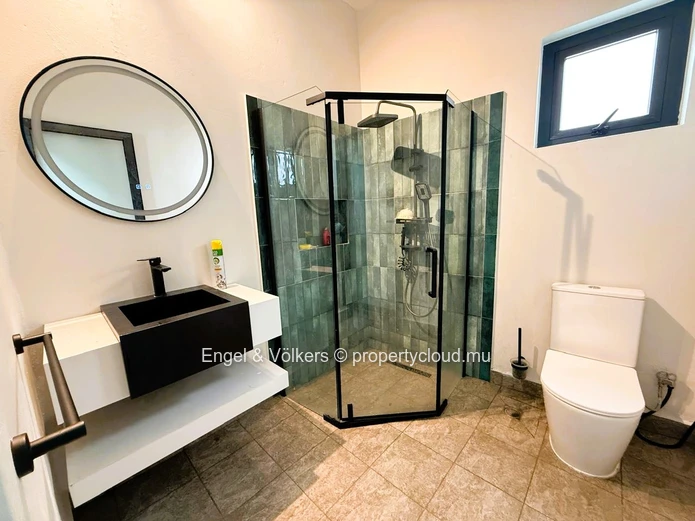 Brand-New 4-Bedroom Townhouse for Rent in Pereybere