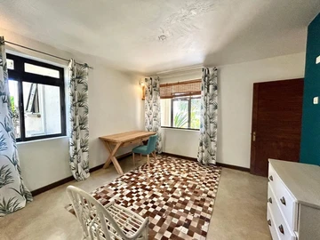 5 Bedroom Villa