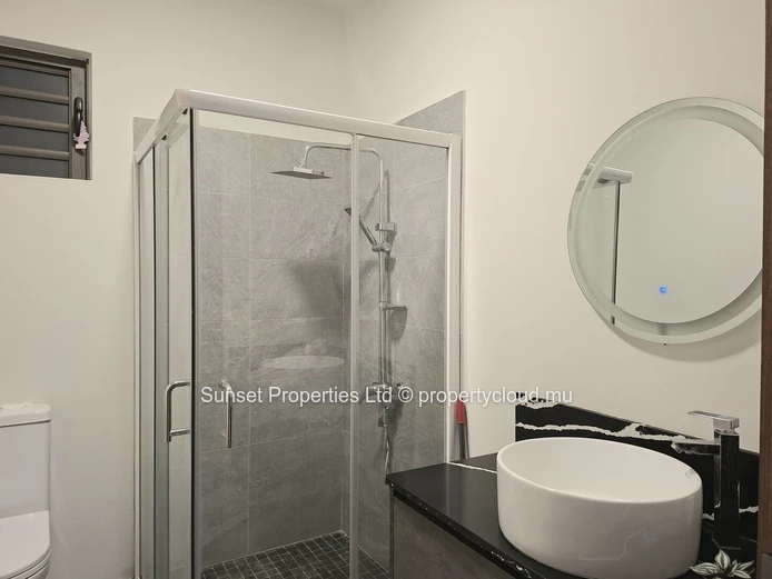 Modern Apartment | Garden Level | Peaceful & Residential Neighbourhood