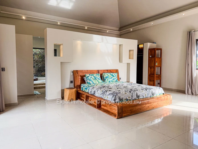 Exceptional Single-Storey 4-Bedroom Villa With Swimming Pool And Large Landscaped Garden – Grand Baie