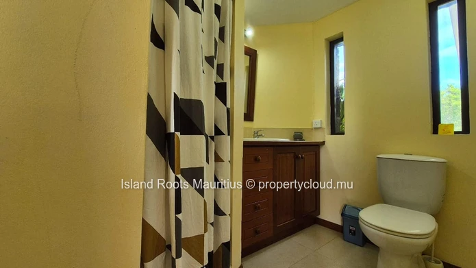 Beautiful 3-Bedroom Villa + Office (Convertible into a Bedroom) in Hillside, Belle Vue