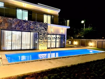 4 Bedroom Villa