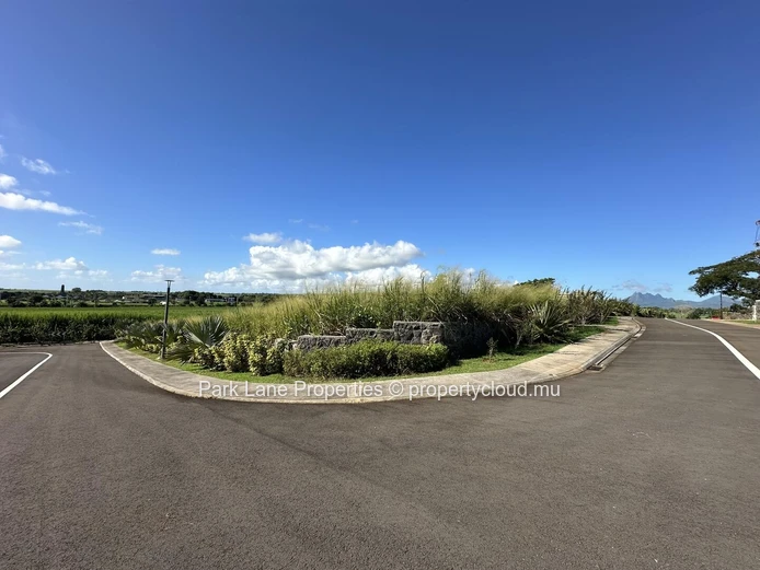 Residential land for sale at Mapou.