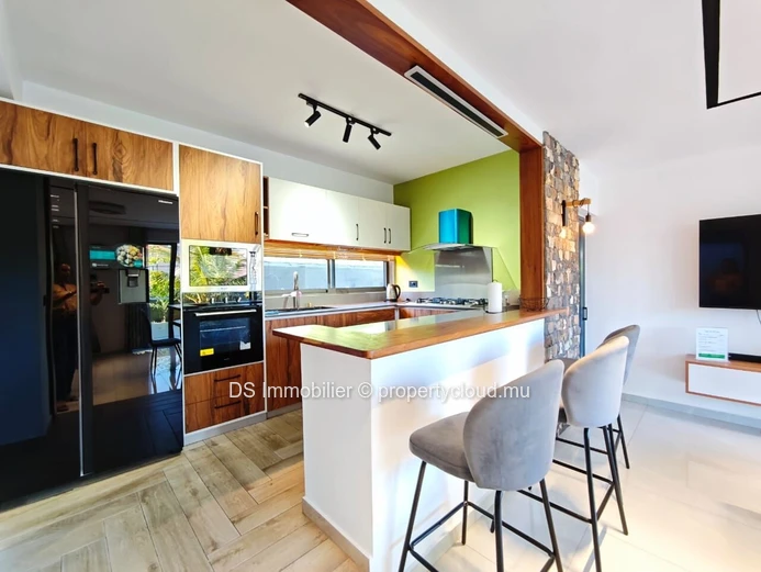 Villa À Vendre – Moderne Avec Piscine – Confort À Grand Baie- Nord