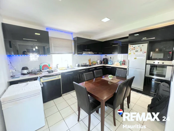 Furnished 2-Bedroom Apartment in Grand Baie - Steps from La Croisette Mall & Super U - Ideal for Air