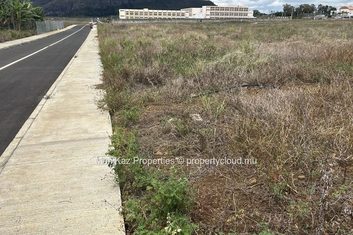 Residential Land for Sale in Pierrefonds, Quatre Bornes – Prime Investment Opportunity